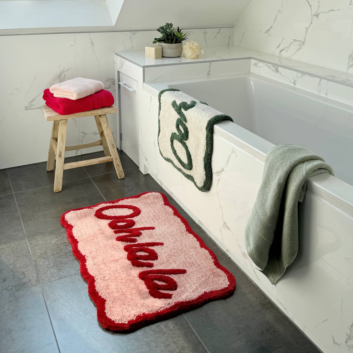 Ooh La La Slogan Scallop Bath Mat Non Slip - Scalloped Rug: Red/Pink