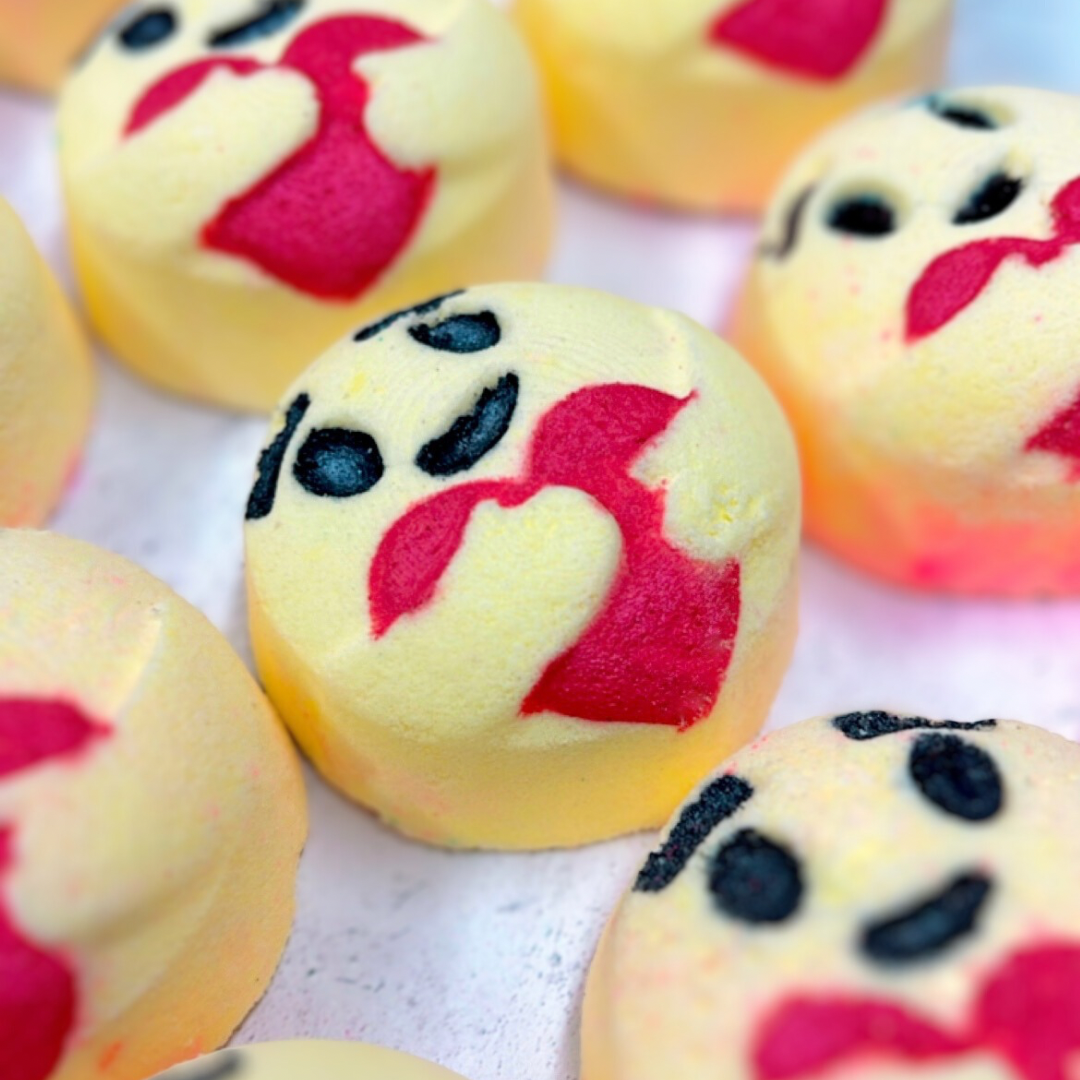 Heartfelt Hug Care Emoji Bath Bomb