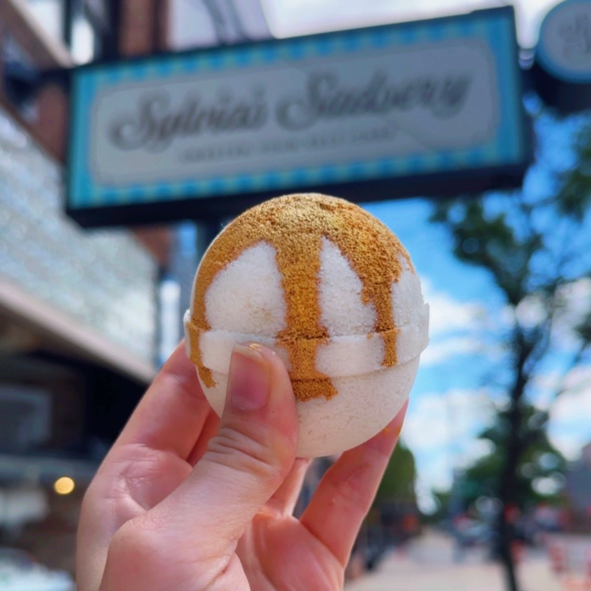 Oatmeal, Milk, & Honey Scented Vegan Bath Bomb