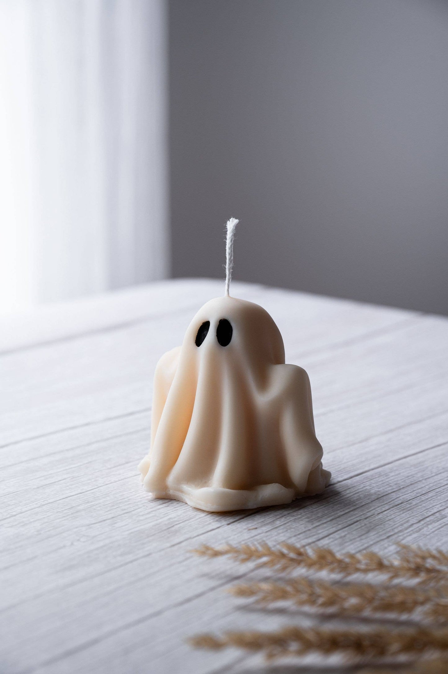 Spooky Spectral Charm: Cutie Ghost Soy Wax Candle: White / Vanilla