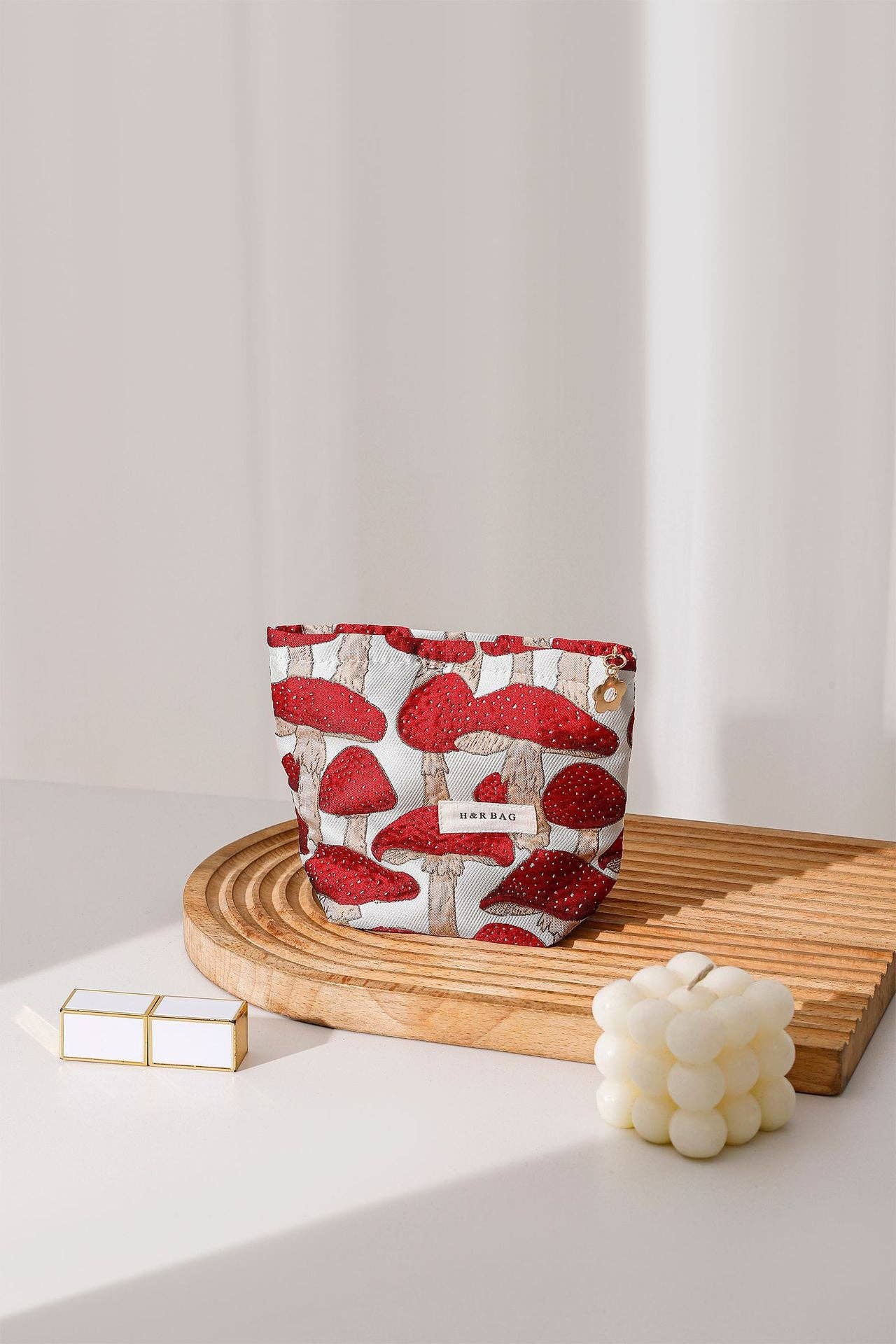 Vintage Mushroom Aesthetic Toiletry Bag: Large