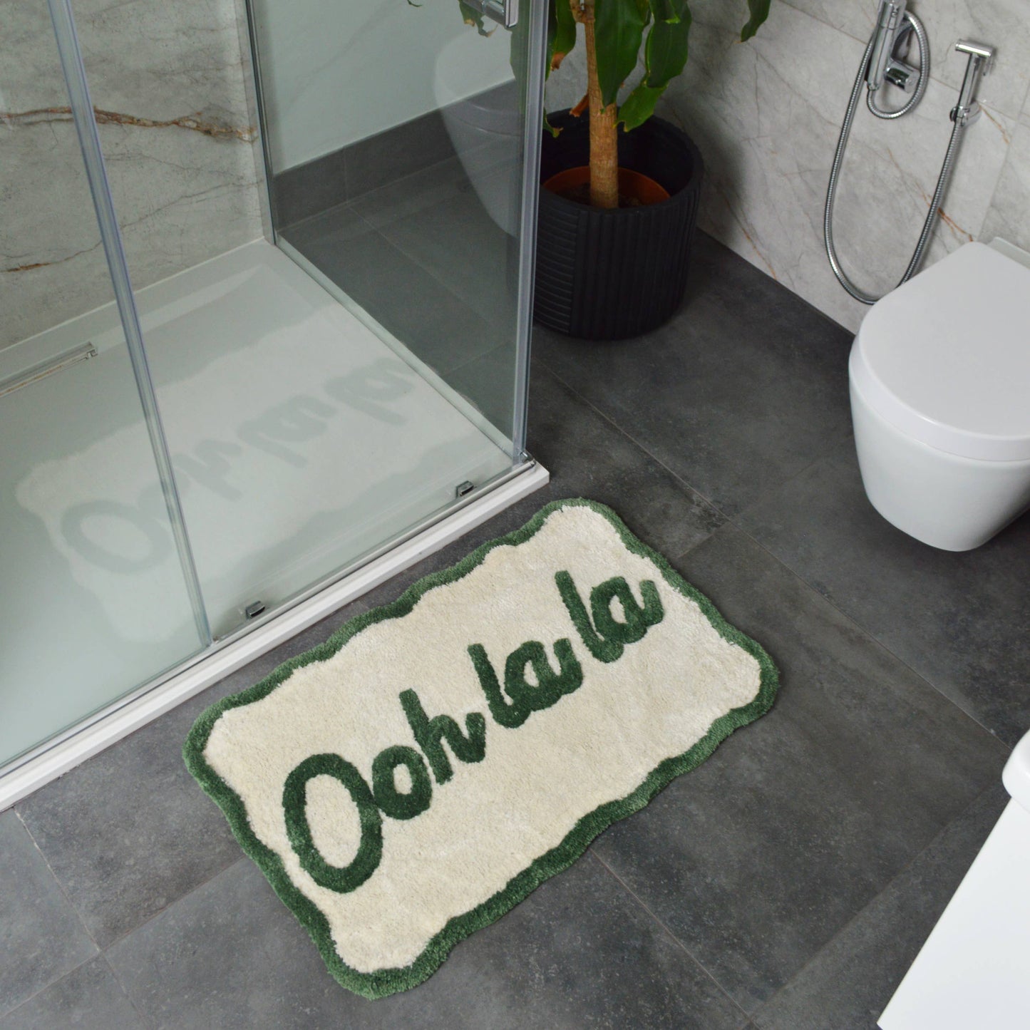 Ooh La La Slogan Scallop Bath Mat Non Slip - Scalloped Rug: Red/Pink