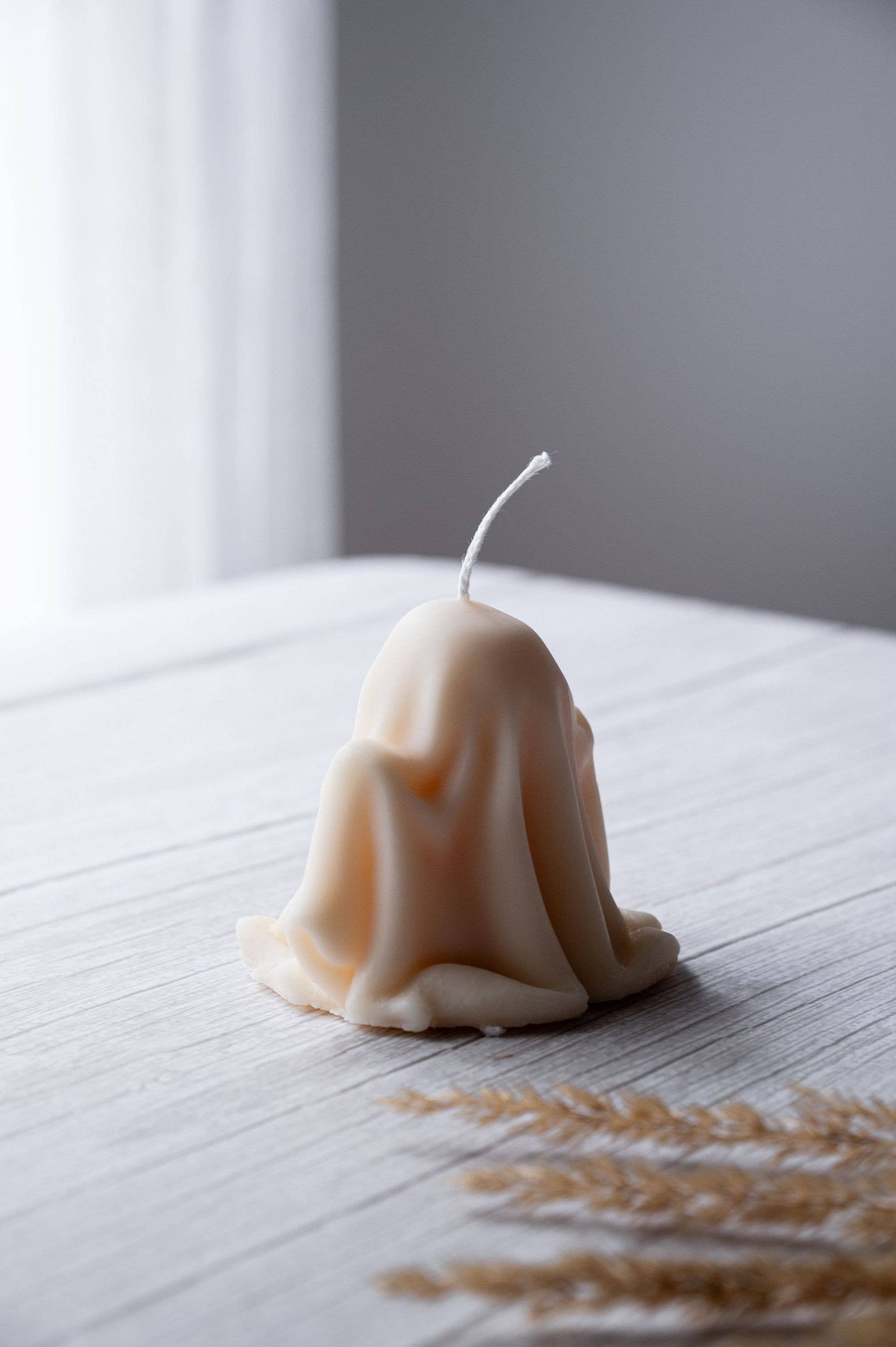 Spooky Spectral Charm: Cutie Ghost Soy Wax Candle: White / Vanilla