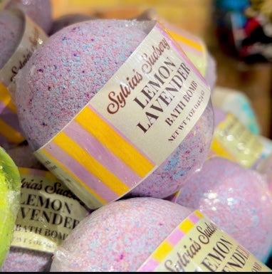 Lemon Lavender Bath Bomb