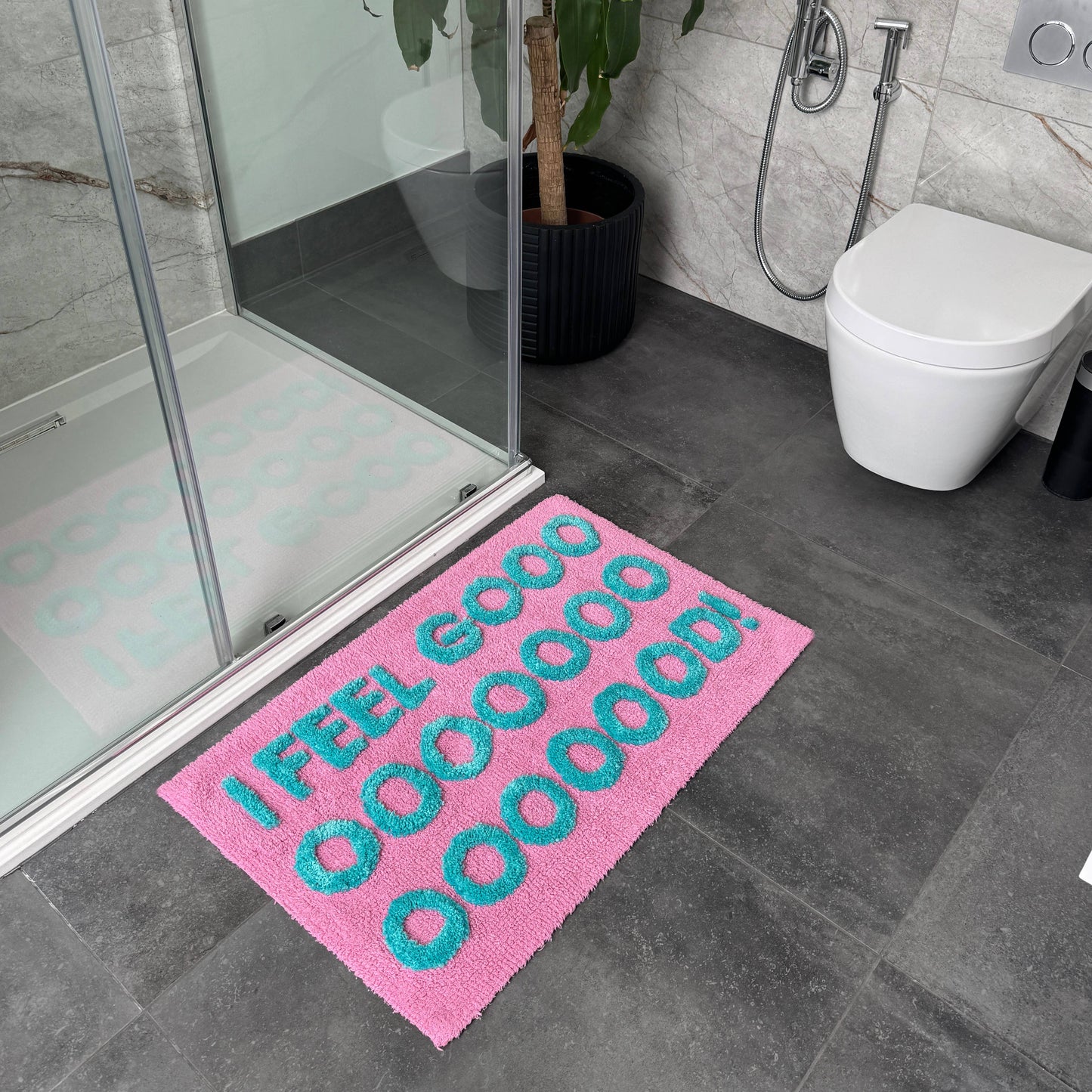 I Feel Good Slogan Bath Mat Non Slip, Colourful Tufted Rug