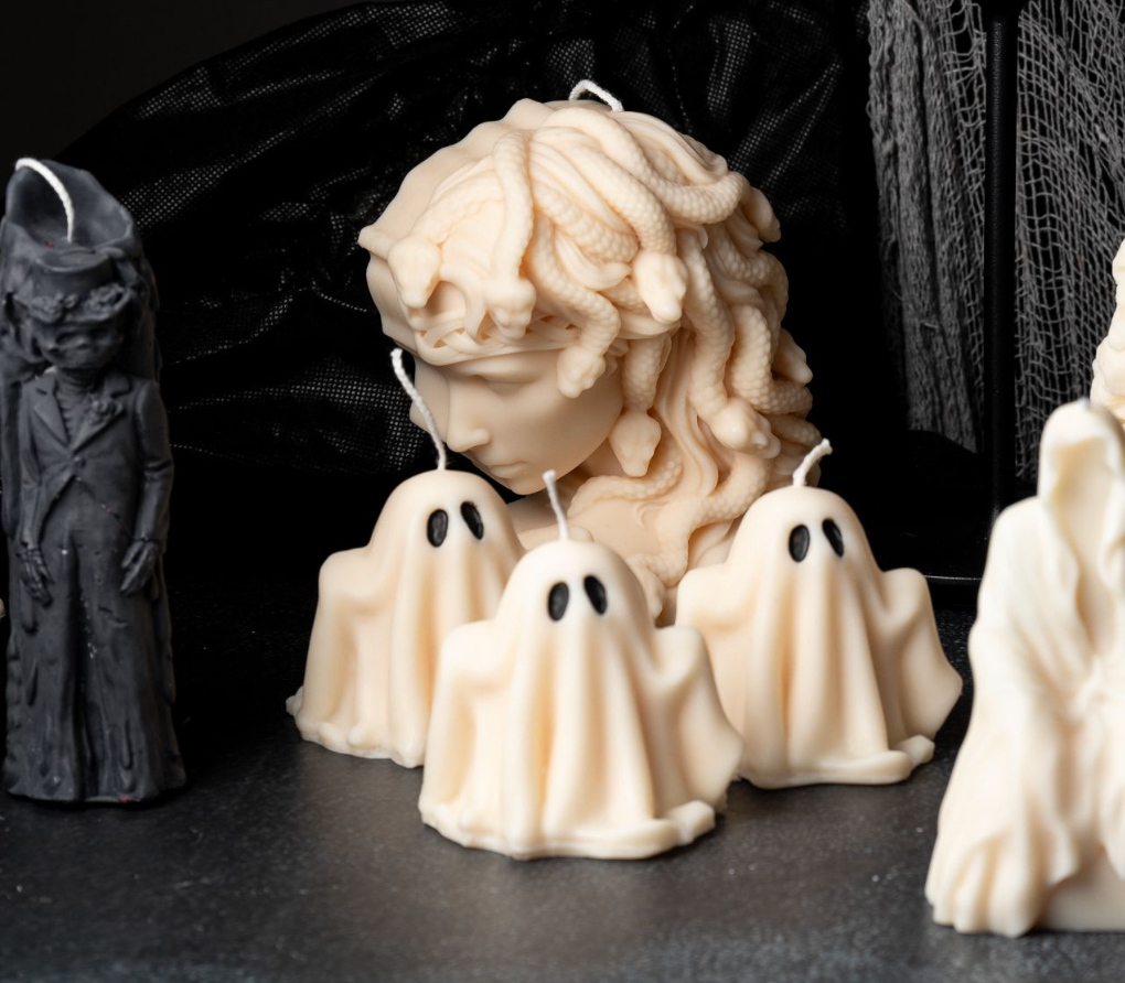 Spooky Spectral Charm: Cutie Ghost Soy Wax Candle: White / Vanilla